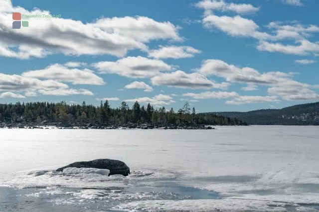 At Lake Inarijärvi