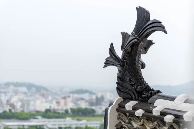 The fish figures on the roofs of Himeji Castle