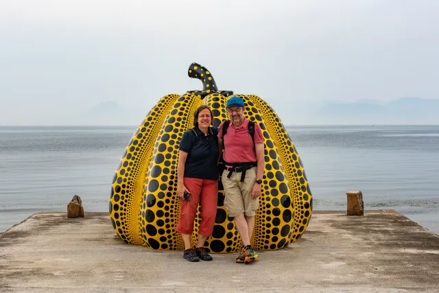 The famous pumpkin sculpture by the artist Yayoi Kusama