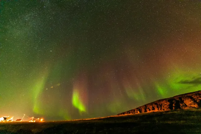 Bunte Polarlichter über Ekkerøy am 70sten Breitengrad