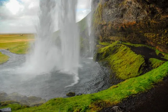 NFT 042: Der Seljalandfoss auf Island